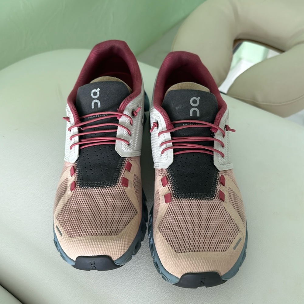 On Cloud sneakers